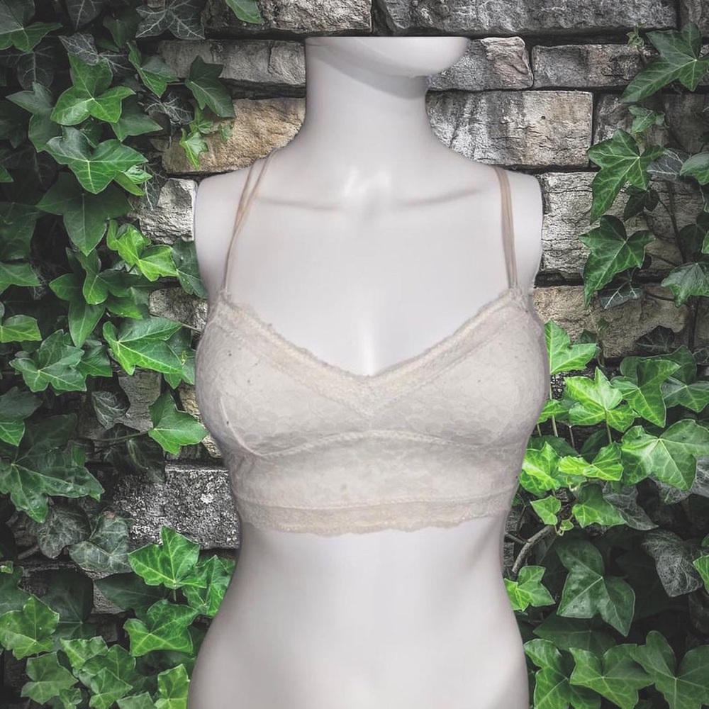 White laced top / bralette